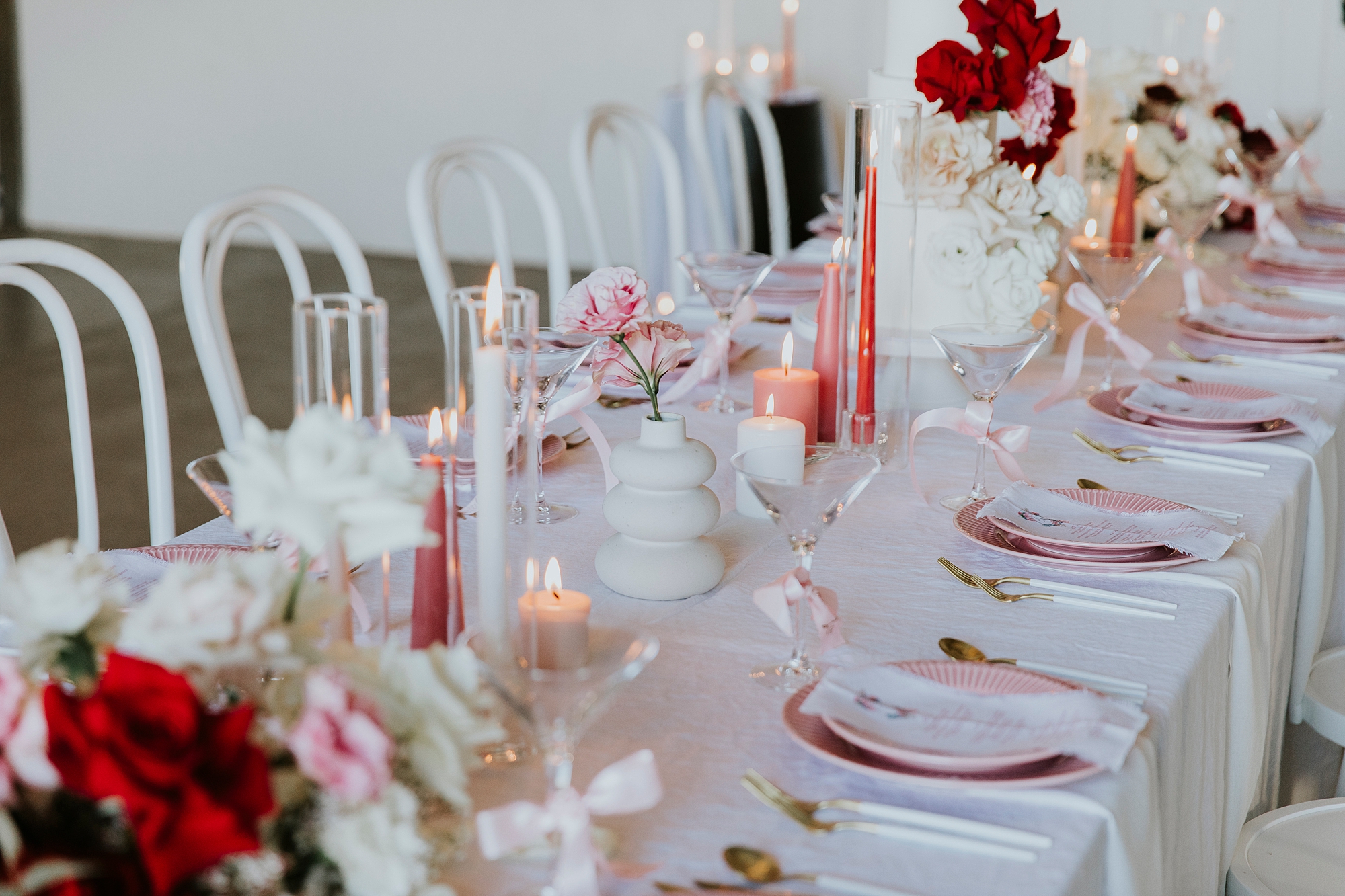 romantic wedding table setting 